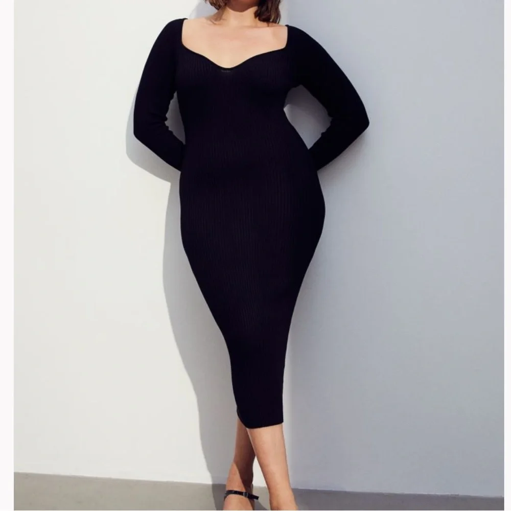 H&M Black Rib-Knit dress with sweetheart neckline Size M - Picture 1 of 4